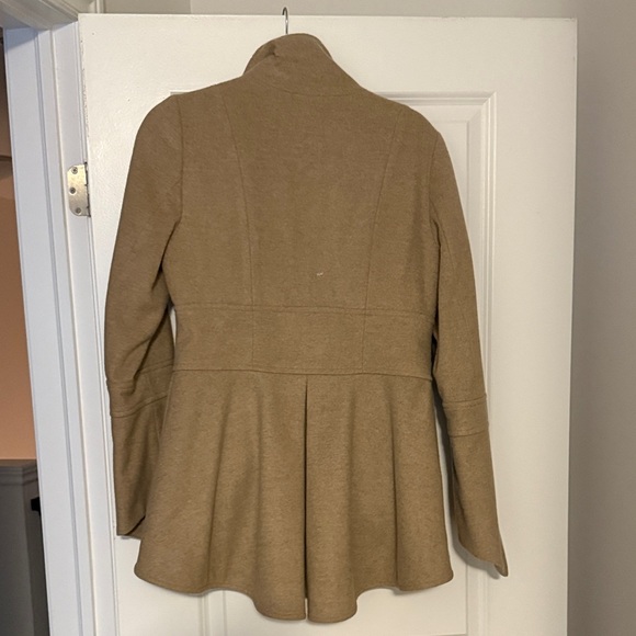 Chic Tan jacket with Vibrant Blue Lining - Picture 5 of 5